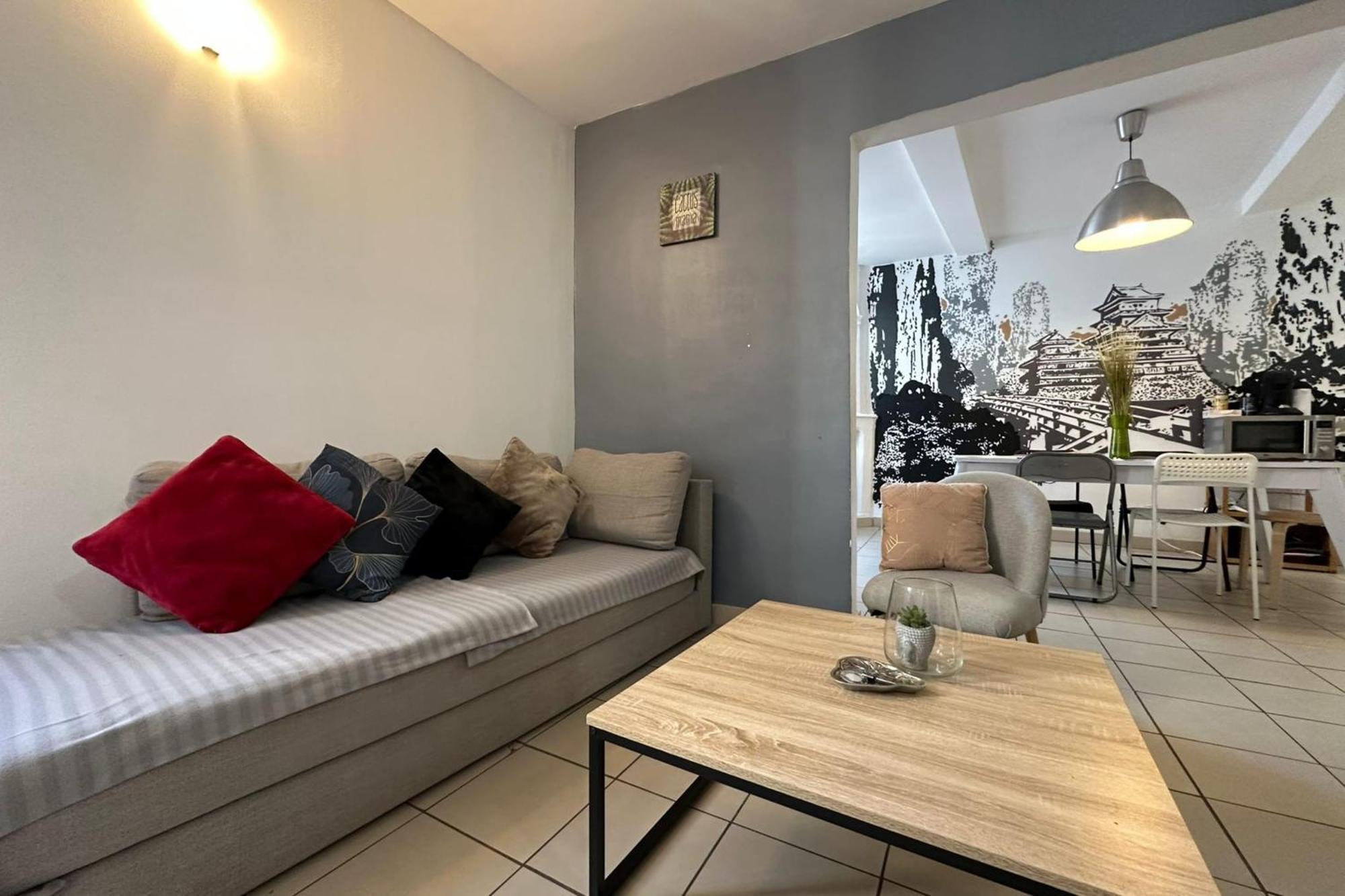 The Triplex- 3 Bedrooms In The Escutcheon! Montpellier Exterior foto